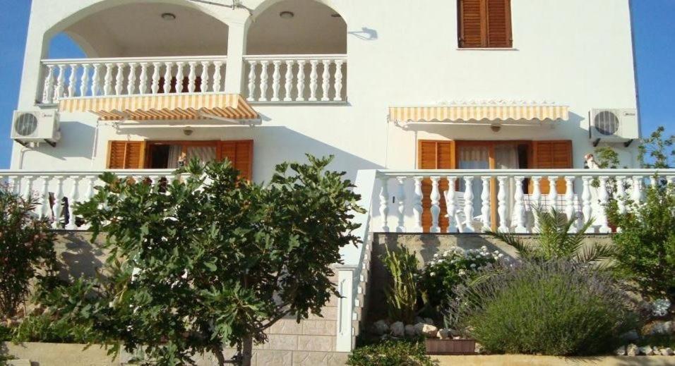 Apartment In Kustici With Balcony, Wifi, Washing Machine Esterno foto